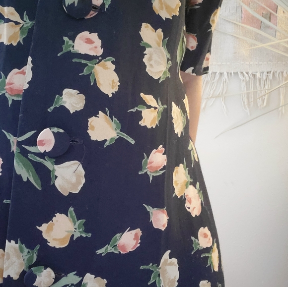 Vintage Floral Shift Dress - Picture 9 of 12